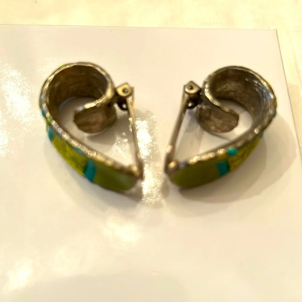 N/A earrings clip
